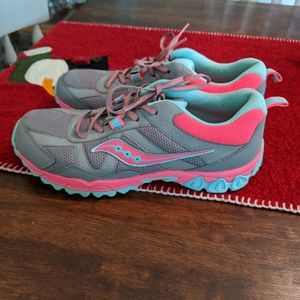 Women's size 5 Saucony Running Athletic Shoe